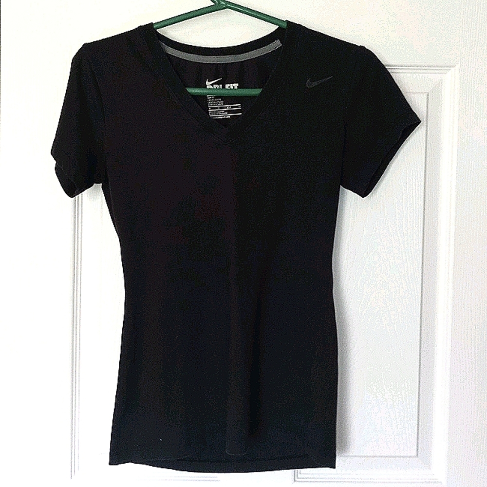 Nike Women's Black Dri-Fit T-Shirt Size XS